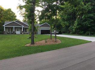 1664 Fairview Dr, Allegan, MI 49010