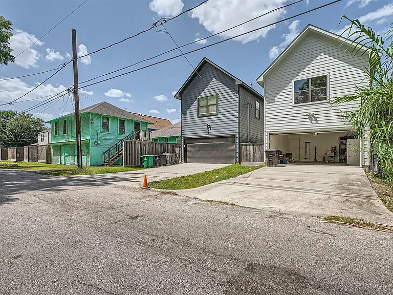 4916 McKinney St — Photo 12