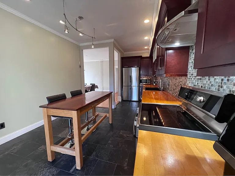 49 Temple St #2 — Photo 12