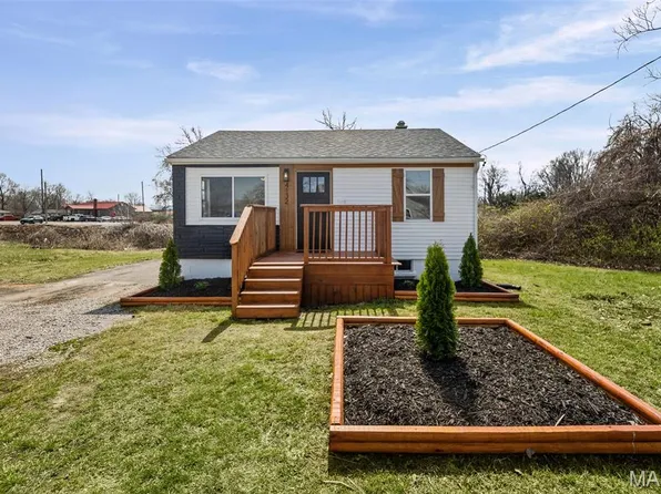 4132 Pontoon Rd, Granite City, IL 62040