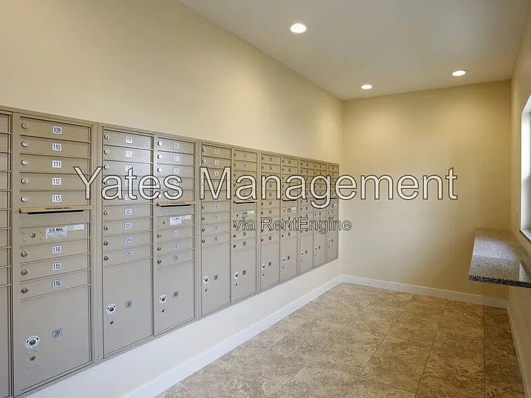 110 Colonial Dr — Photo 25