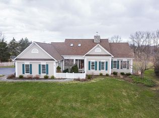 26 Mandalay Rdg, Pittsford, NY 14534