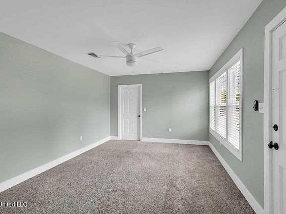 5th image of 2606 Joan Ave