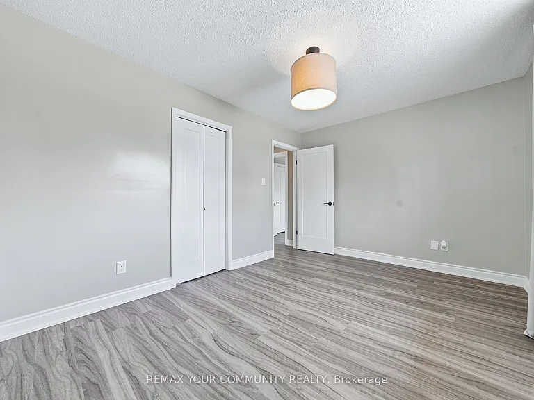36 Roseville Dr #UPPER — Photo 20