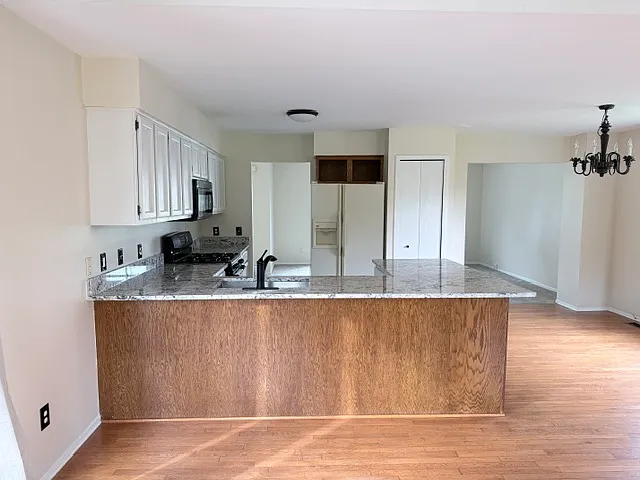3 bed, 2.5 bath, 1753 sqft, $2,700 — Photo 3