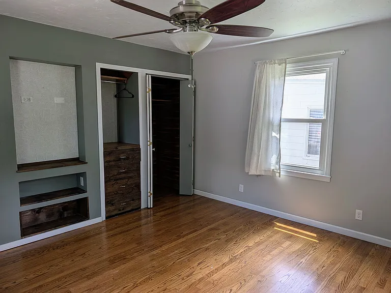 5800 Floyd St — Photo 16