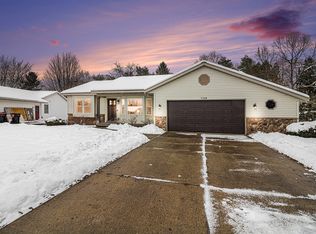 7368 21st Ave SW, Jenison, MI 49428