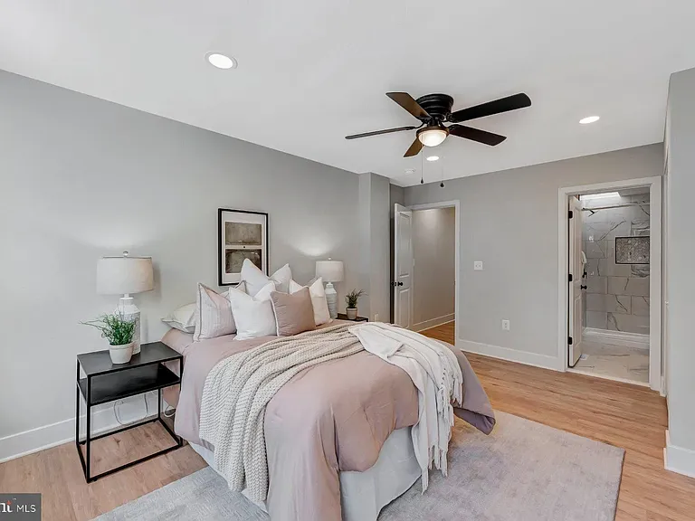 3152 Remington Ave — Photo 16