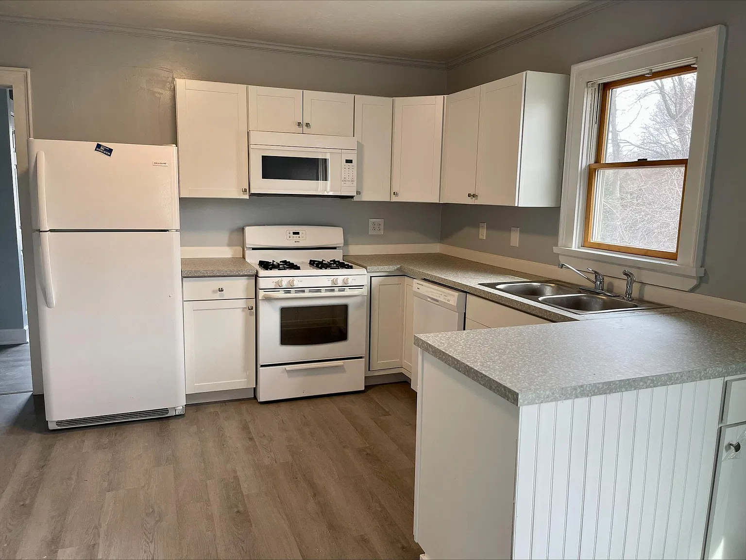 5759 N Ridge Rd W — Photo 2