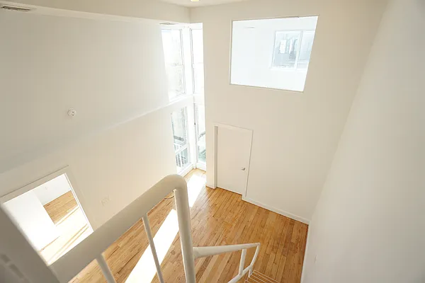 Rented by Rennit Inc. | media 21