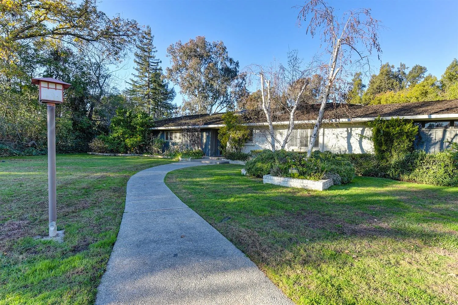 2071 Rockwood Dr photo 1