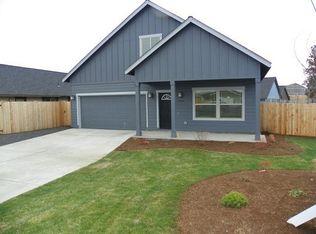 2696 SW Juniper Ln, Redmond, OR 97756
