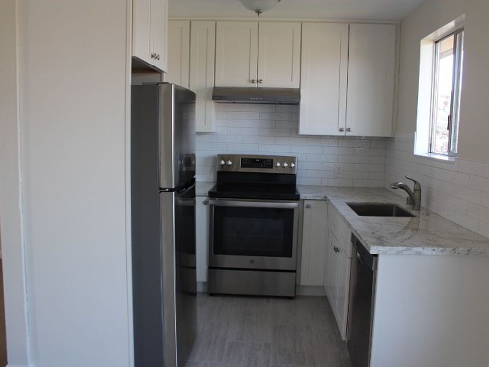1st image of 400 Richmond Dr #9
