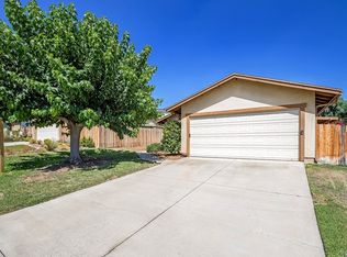 2549 Bonita Dr, Highland, CA 92346