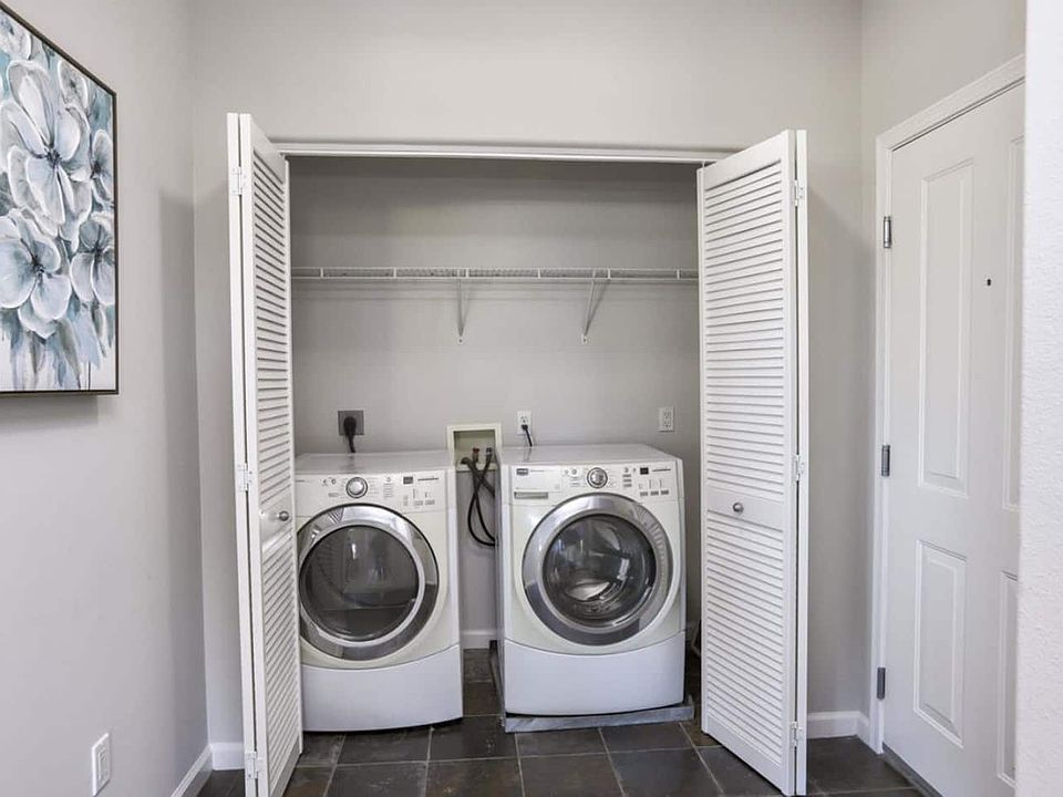 1st image of 453 E Okeefe St APT 210