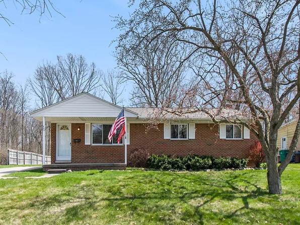 896 Watson Rd, Saline, MI 48176