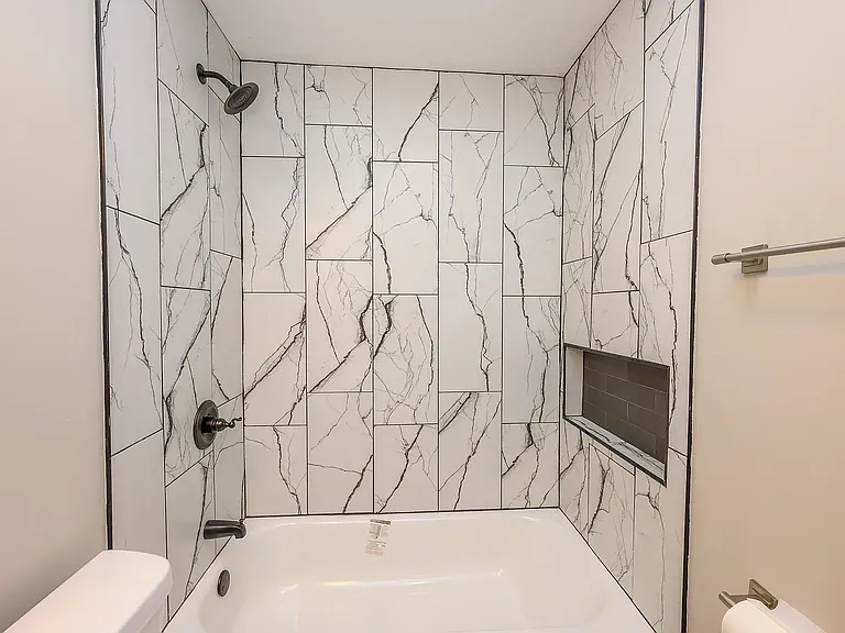 2117 S Beacon St — Photo 9