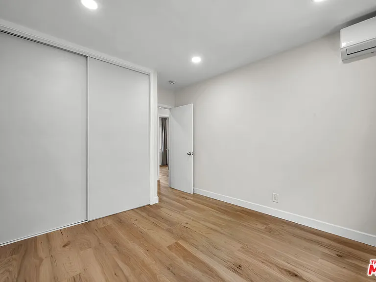 2027 Euclid St #C — Photo 12