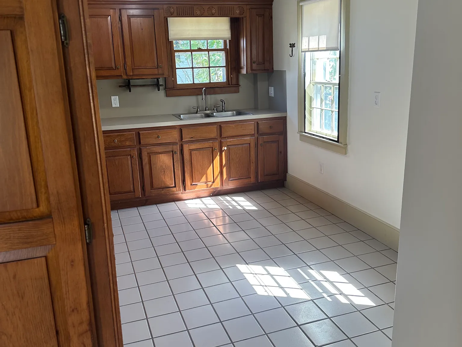2 bed, 2000 sqft, $2,500 — Photo 3