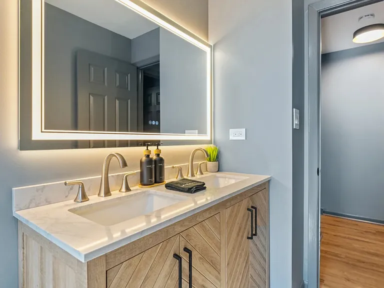 11S506 Lemont Rd — Photo 15