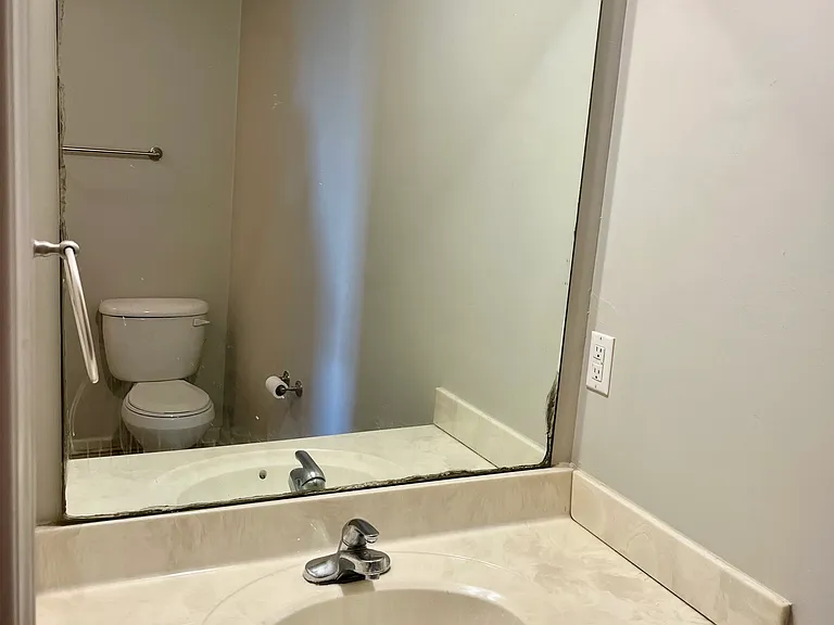 220 Lincoln Grn #G — Photo 9