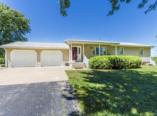 17165 Neff Rd, Wamego, KS 66547