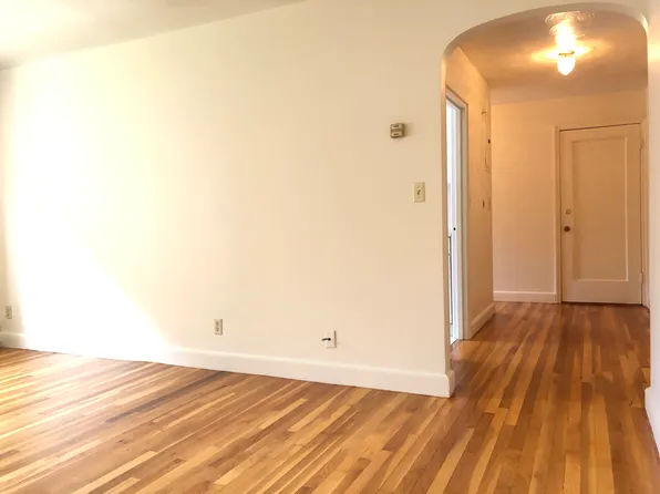 19 Wesley St #5-1, Newton, MA 02458