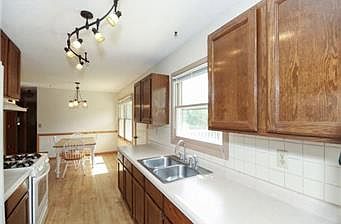 3rd image of 7720 170th Ave NW