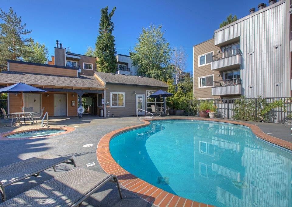 1st image of 732 Kirkland Cir
