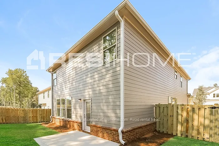 147 Rockaway Dr S — Photo 16