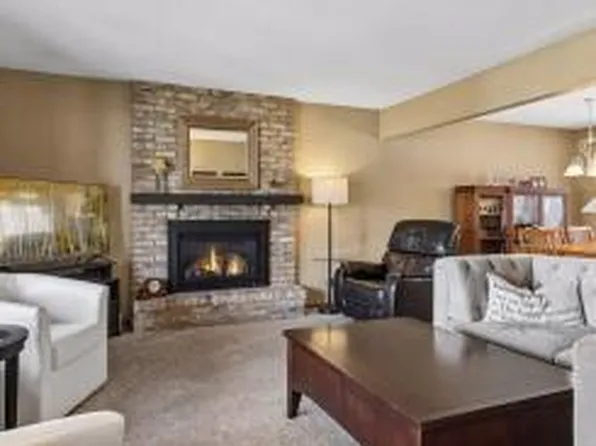 1912 Serendipity Ct, New Brighton, MN 55112
