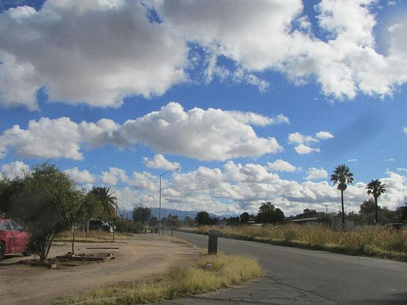 5th image of 3311 E Silverlake Rd