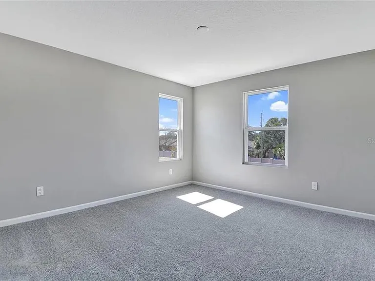 560 Summit River Dr — Photo 11