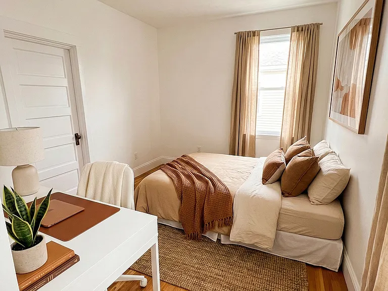 191 Winthrop Rd #5 — Photo 5