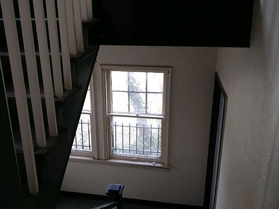 2nd image of 218 E Rosewood Ave APT 6