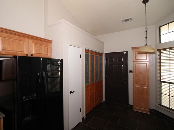 4th image of 304 Eichelberger Dr