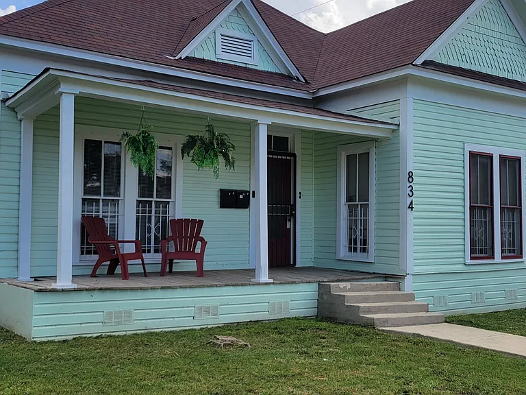 834 W Euclid Ave #B — Photo 2