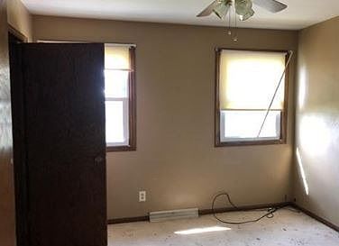 4th image of 686 Penhale Ave
