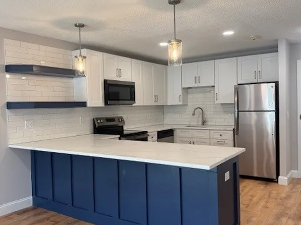 65 Oaklawn Ave, Cranston, RI