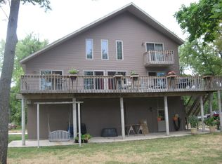 1610 Cottage Row Rd, Cedar Falls, IA 50613