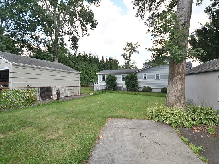 22 Tulip Ct — Photo 12