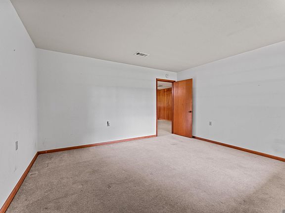 4th image of 11315 Greenwell Springs Rd