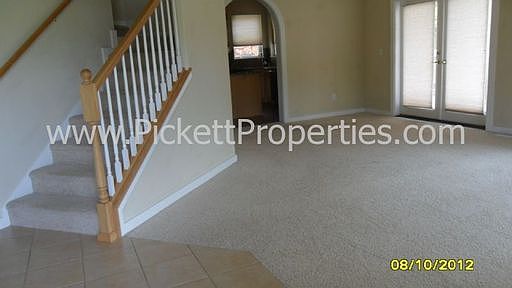 3rd image of 19864 Garnet Ct NE
