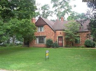 2970 Macbeth Dr, Rocky River, OH 44116
