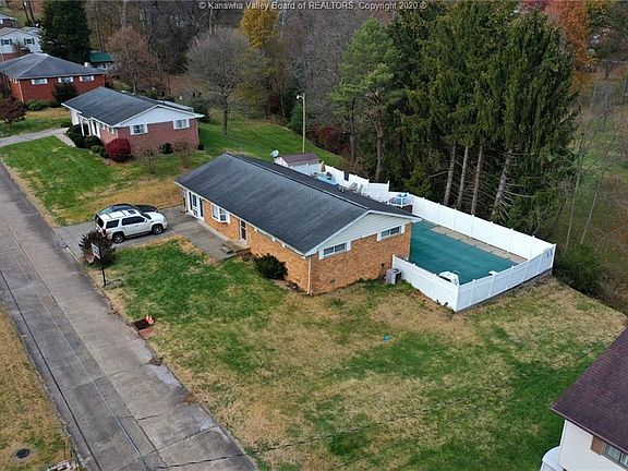 4th image of 5214 Sun Valley Dr