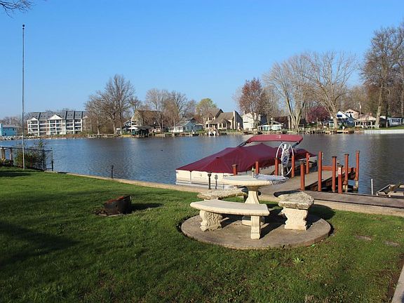 3rd image of 47 Oak Dr