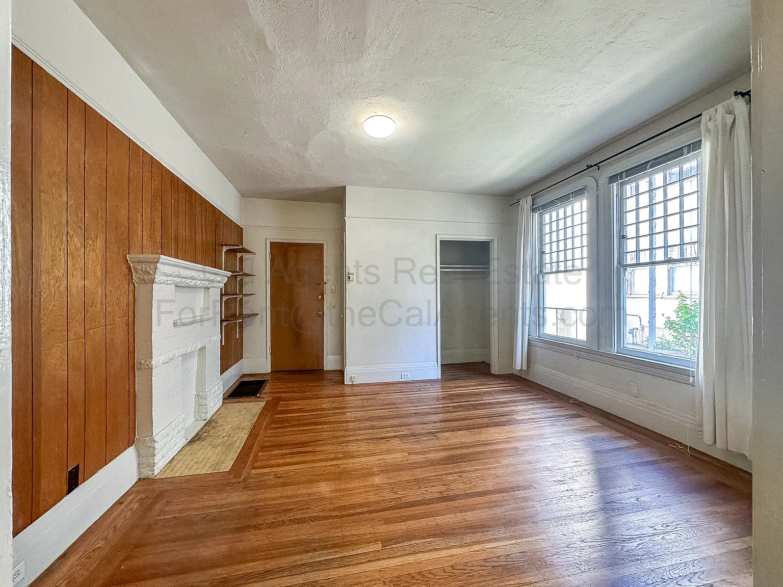 Studio, 327 sqft, $1,750 — Photo 1