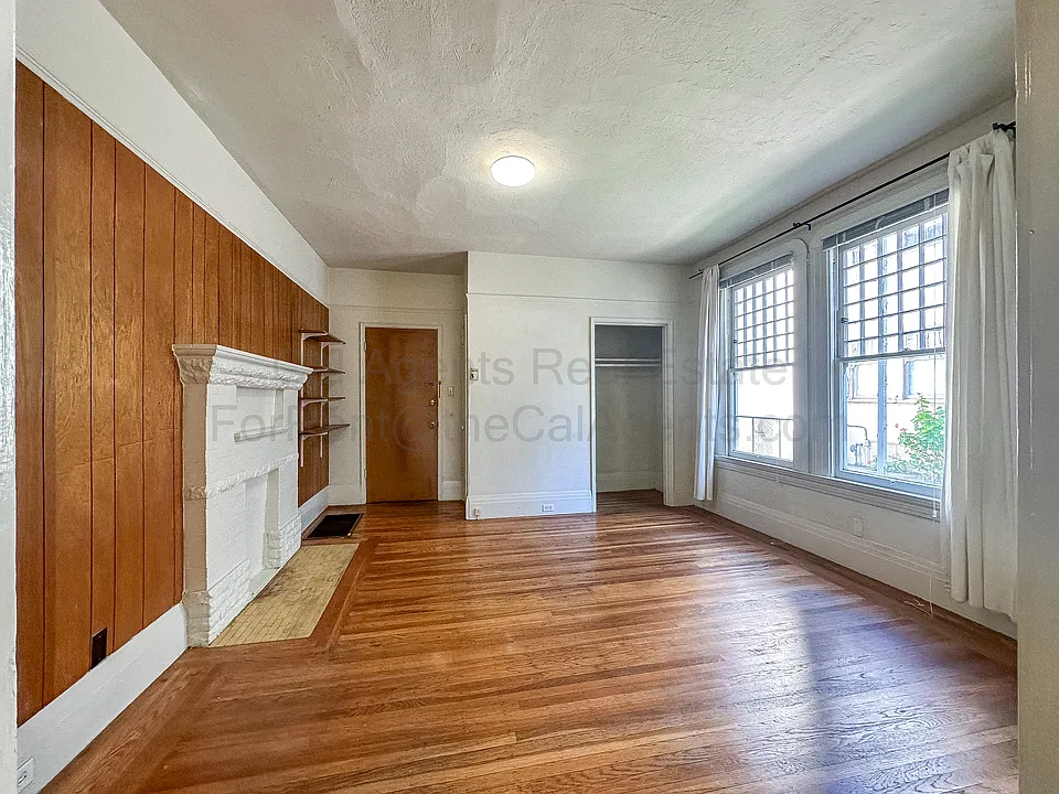 2710 Haste St #1