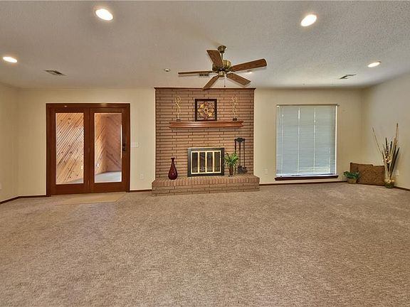 4th image of 3004 W Tropicana Ave