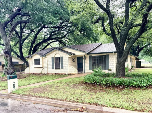 405 Rose Marie Blvd, Hearne, TX 77859